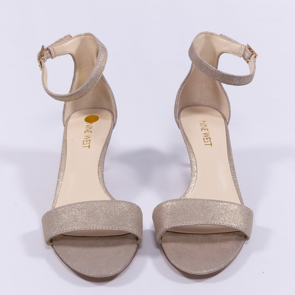 صندل بكعب قصير