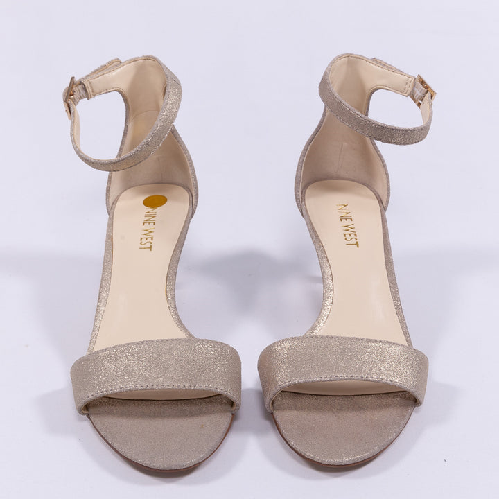 صندل بكعب قصير