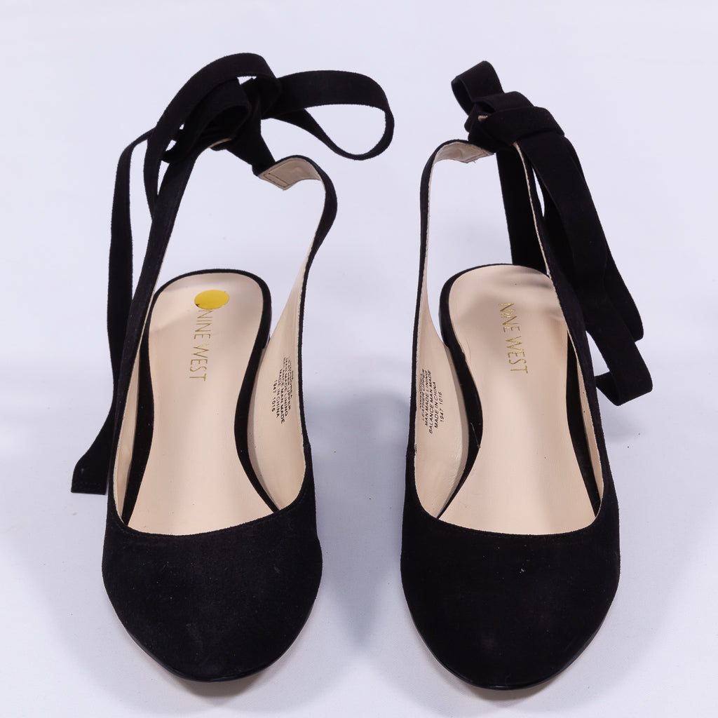 حذاء بكعب عريض