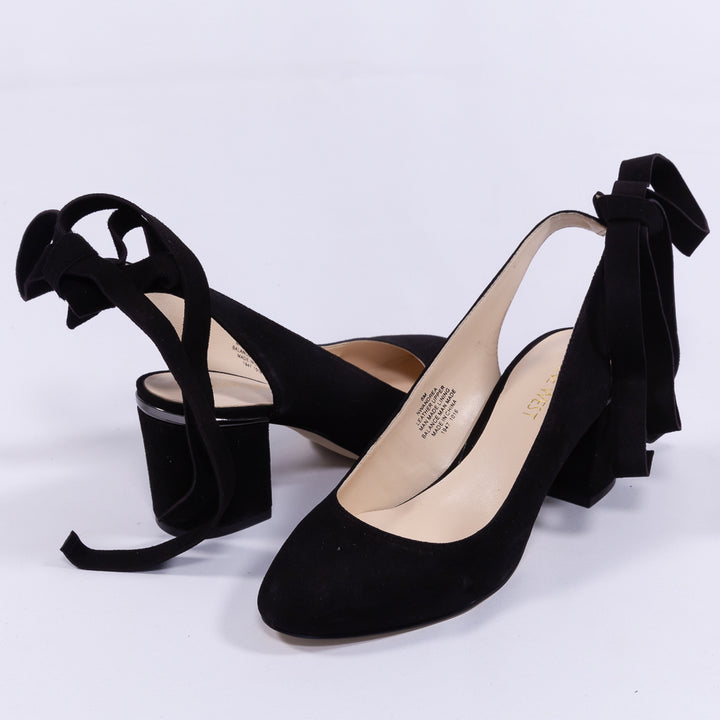 حذاء بكعب عريض