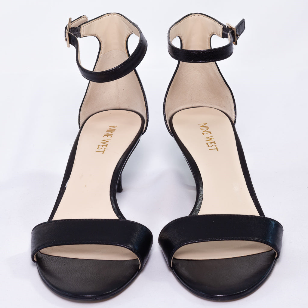 صندل بكعب قصير