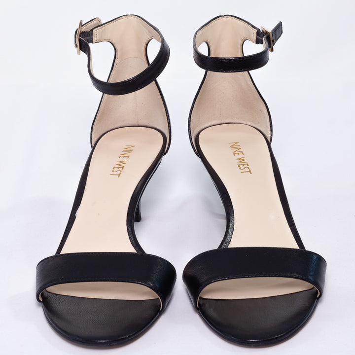 صندل بكعب قصير