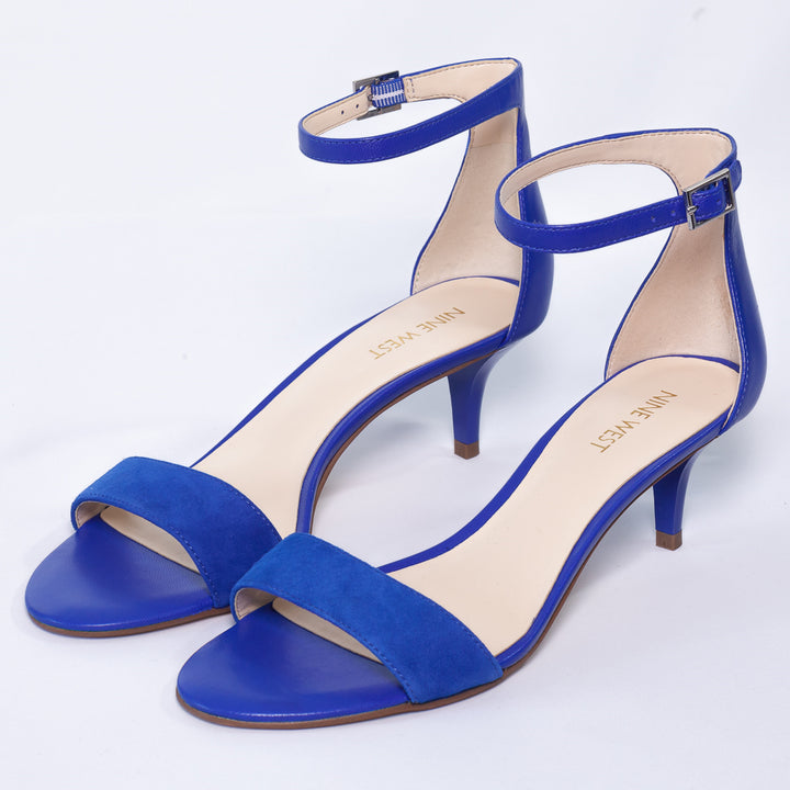 صندل بكعب قصير