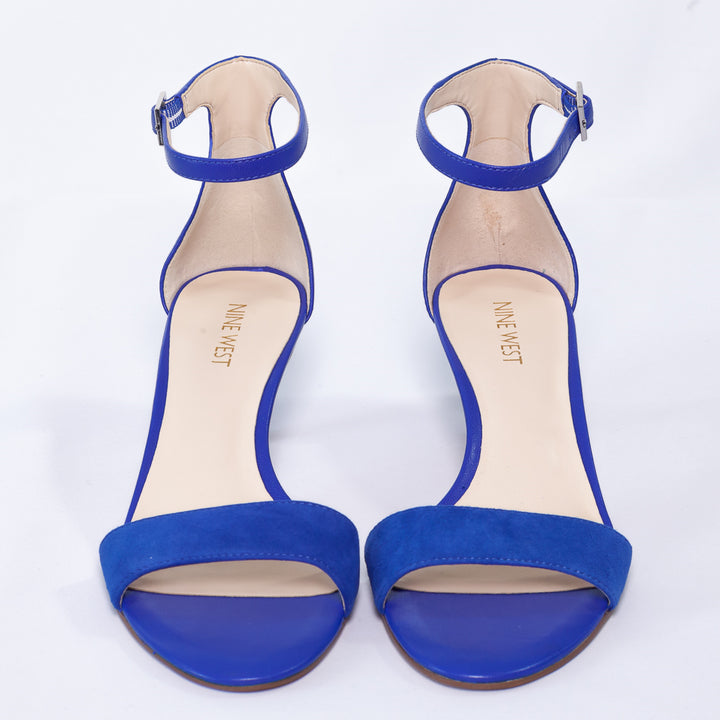 صندل بكعب قصير