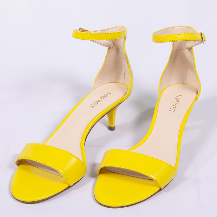 صندل بكعب قصير