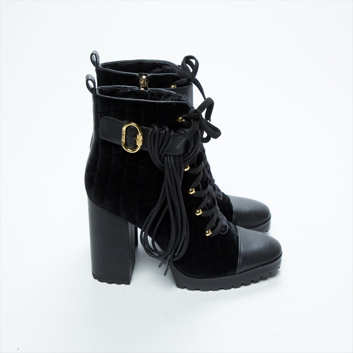 حذاء كعب شتوي