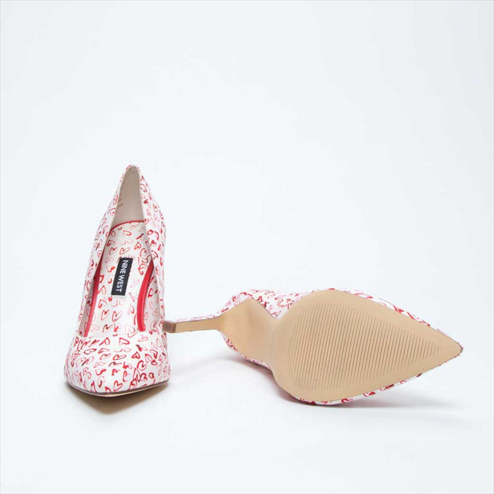 حذاء بكعب عالي