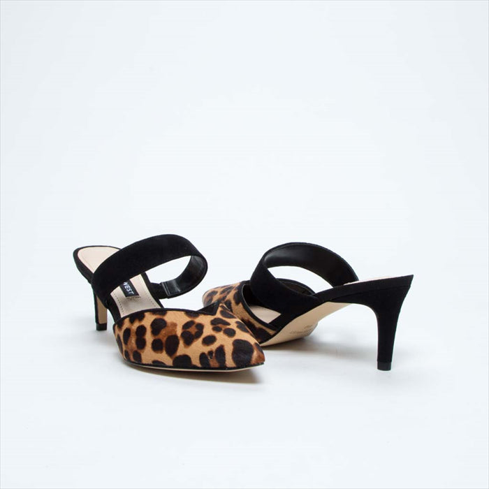 حذاء بكعب قصير