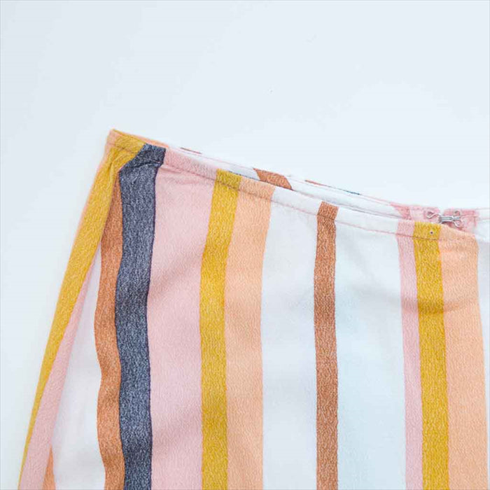 تنورة مخططة