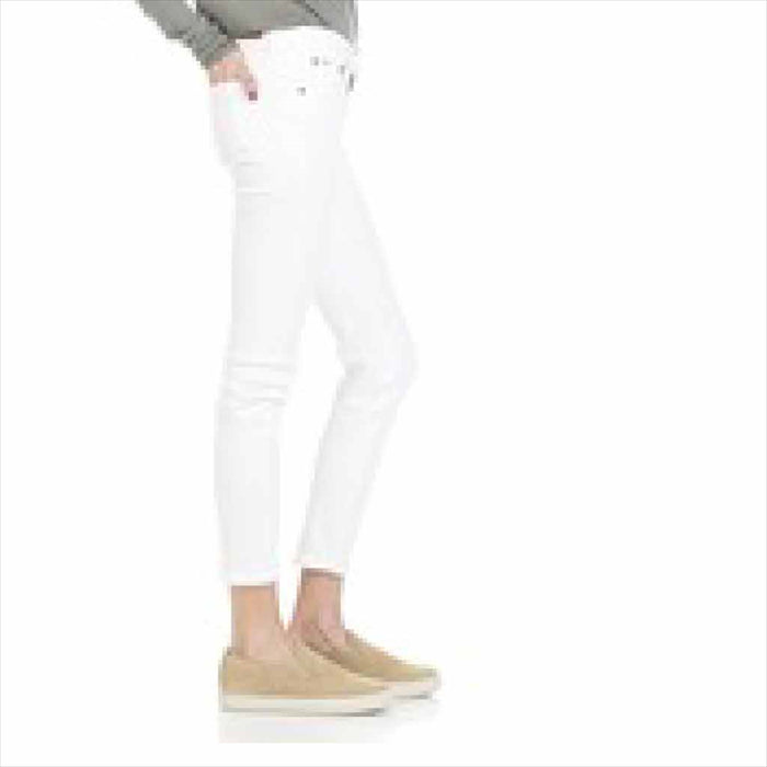 جينز أبيض ضيق