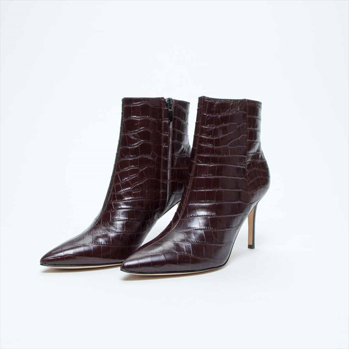 حذاء جلد مع كعب