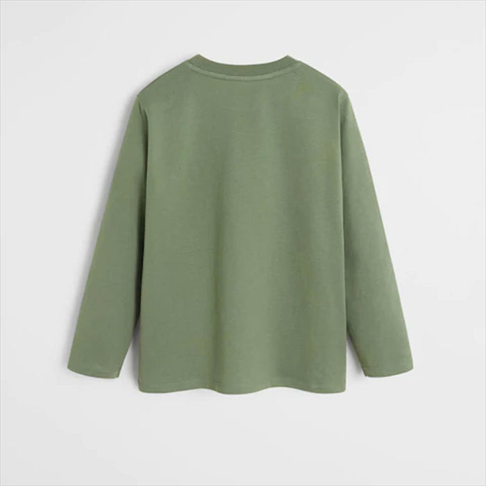 بلوزة بأكمام طويلة