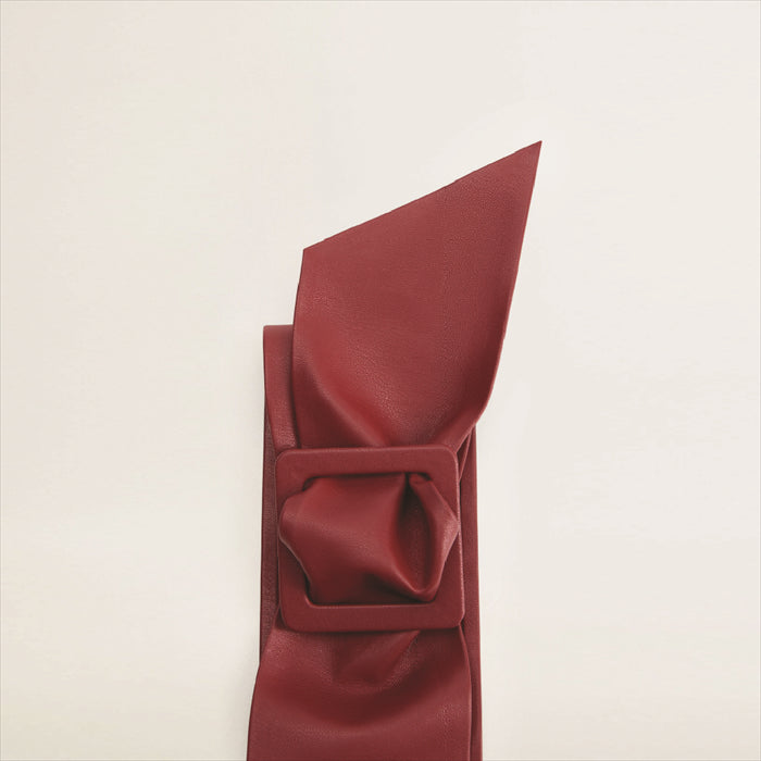 حزام بمشبك مربع