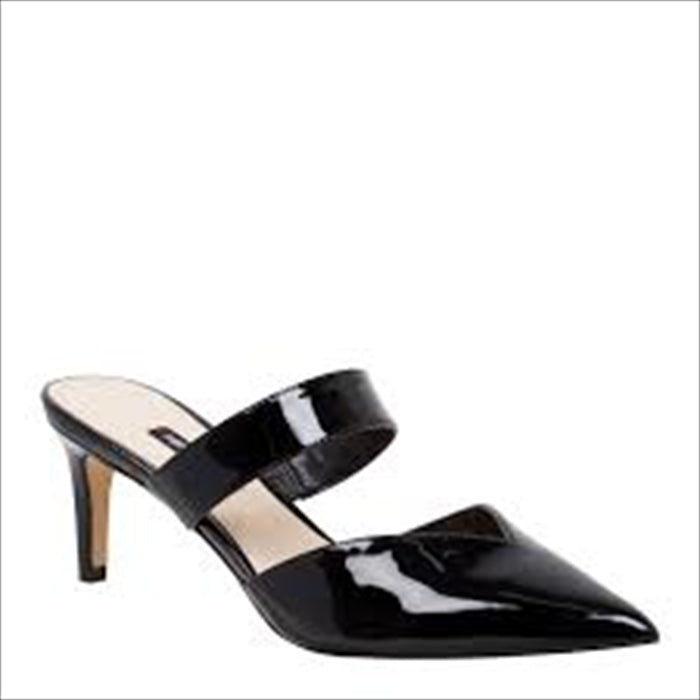 حذاء بكعب قصير