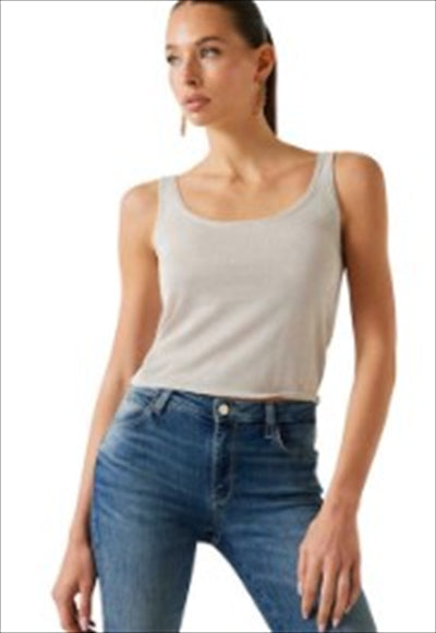 بلوزة بلا اكمام