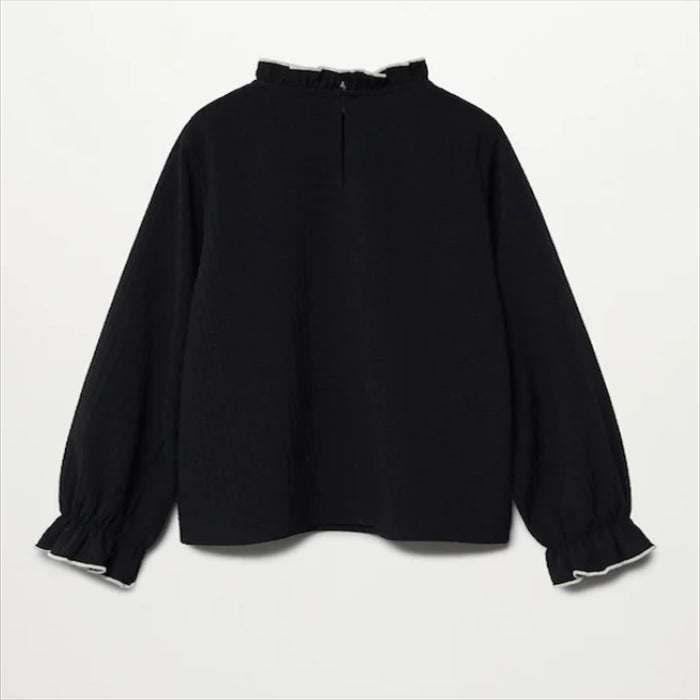 بلوزة ربيعية