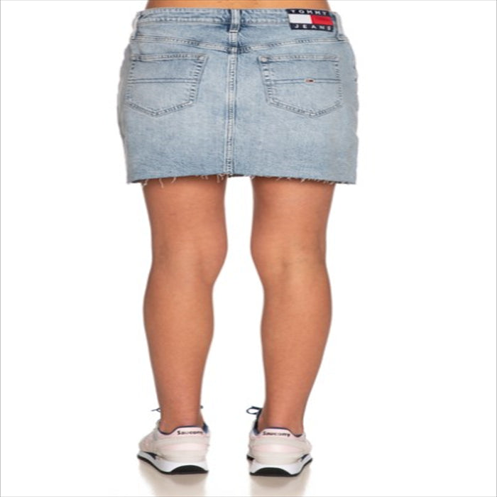 تنورة قصيرة