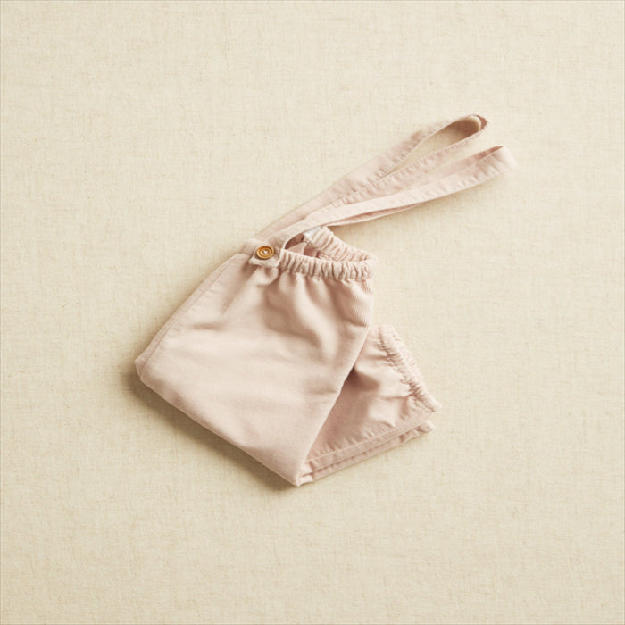 بنطال مع حمالات