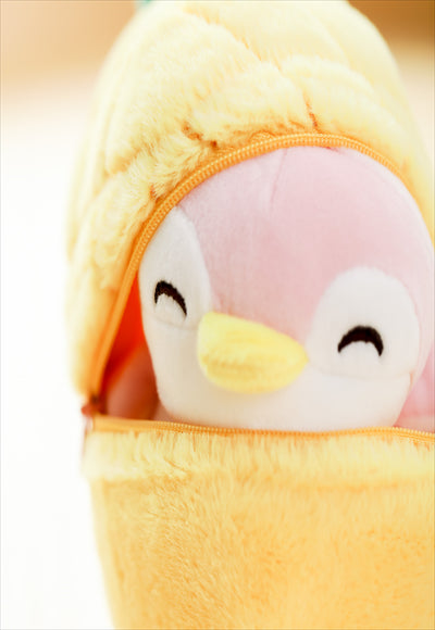 لعبة كرة مفاجئة محشوة على شكل بطريق من سلسلة الفواكه (أناناس)