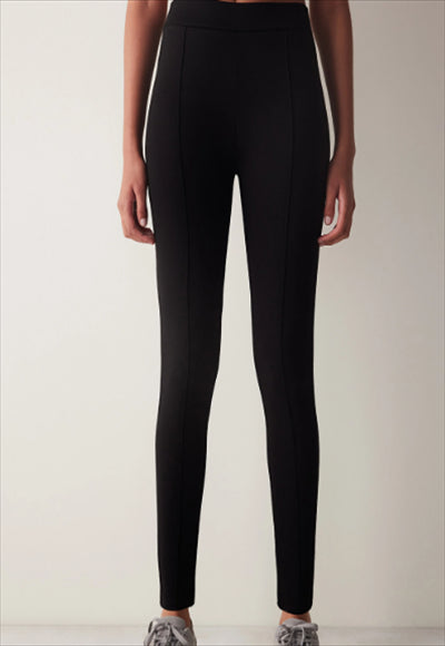 بنطال سهل الاستخدام