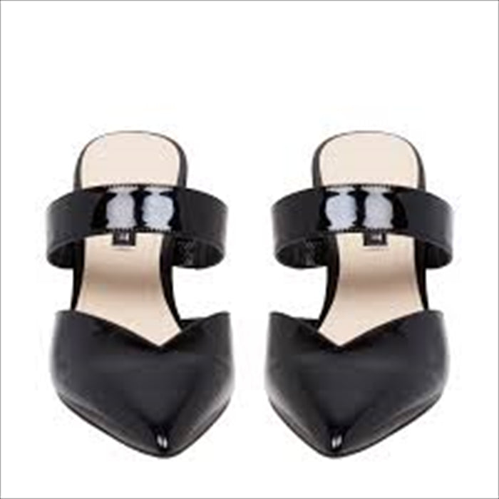 حذاء بكعب قصير