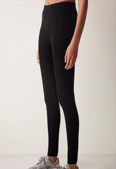 بنطال سهل الاستخدام