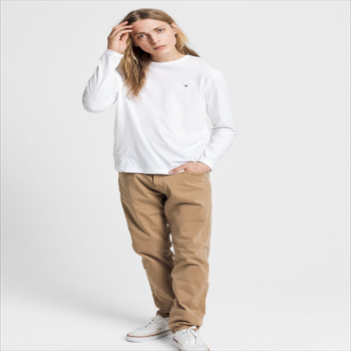 بلوزة بأكمام طويلة