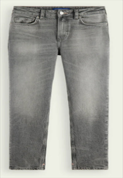 بنطال قصة ضيقة