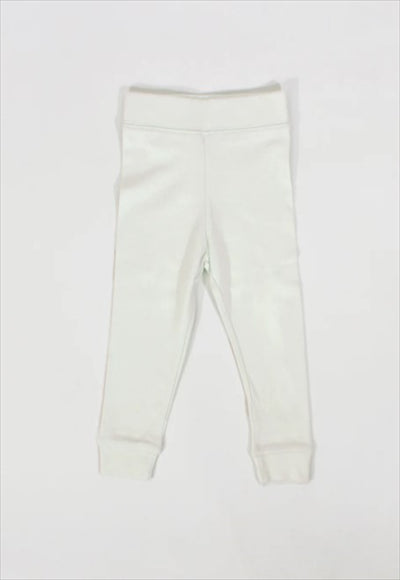 علبة بها 4 سراويل