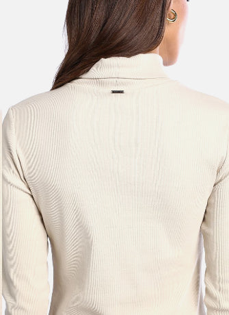 بلوزة قبة عالية