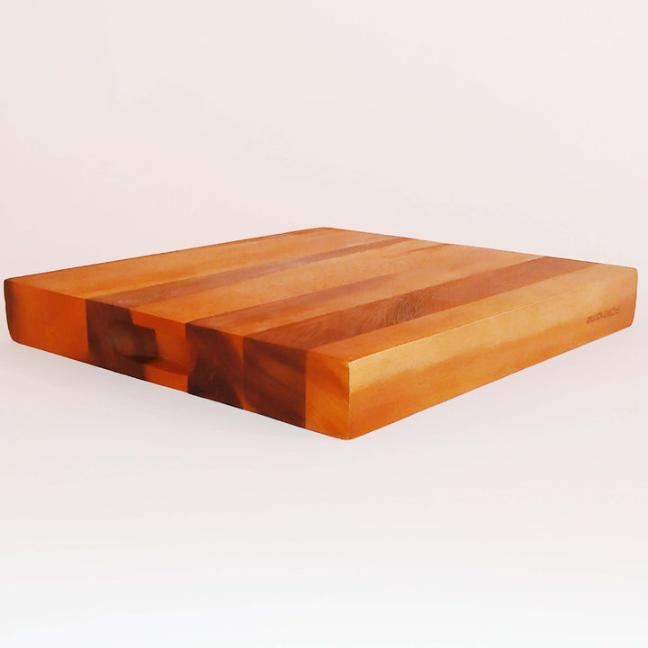 مفرمة خضار بيدين مخفيتان