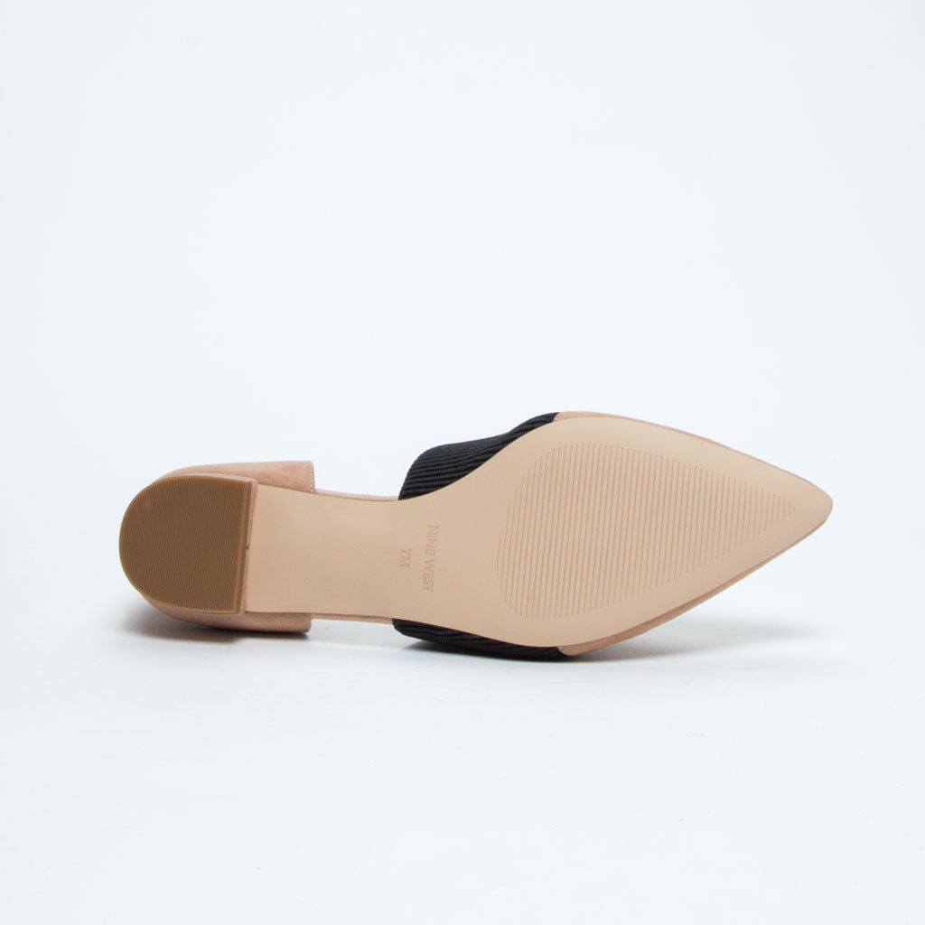 حذاء مدبب عصري