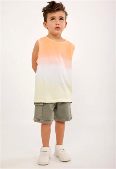 بلوزة بلا أكمام