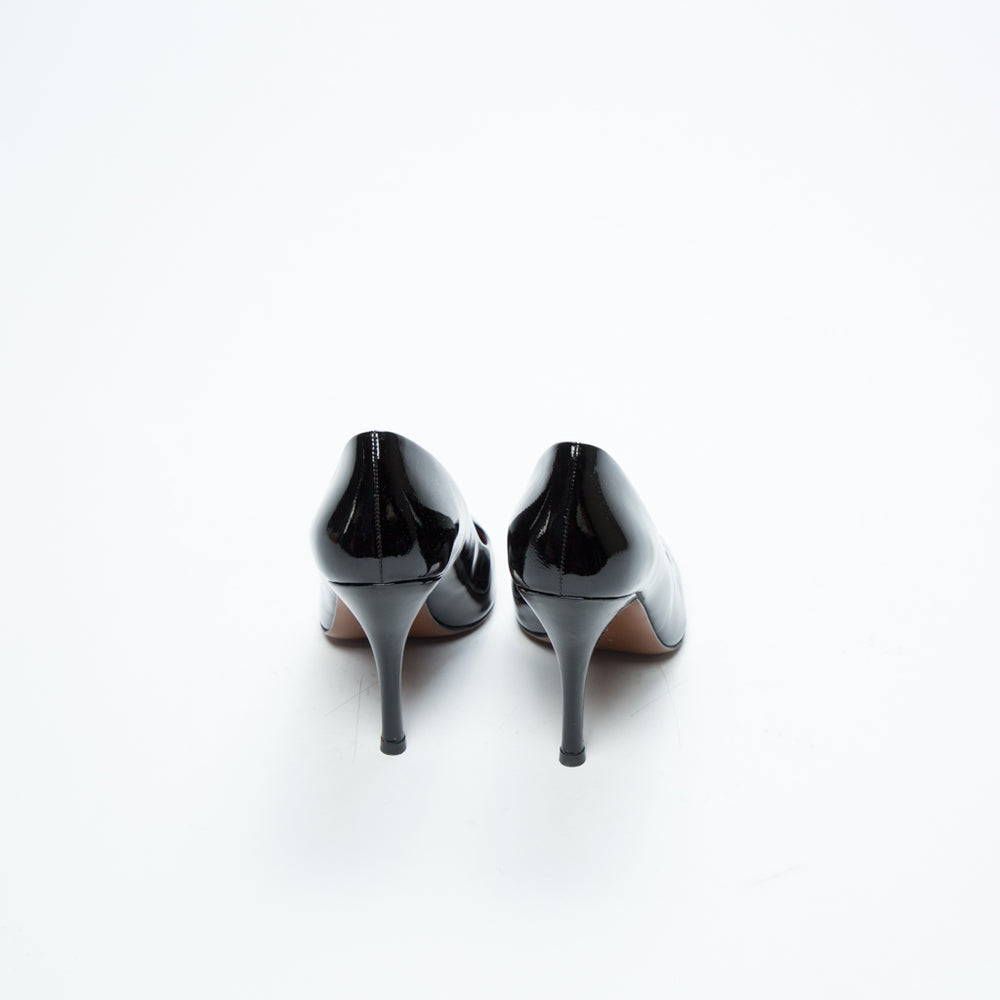 حذاء كعب لميع