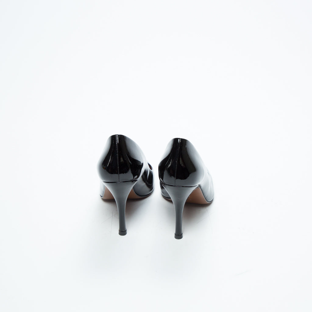 حذاء كعب لميع