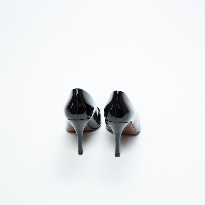 حذاء كعب لميع