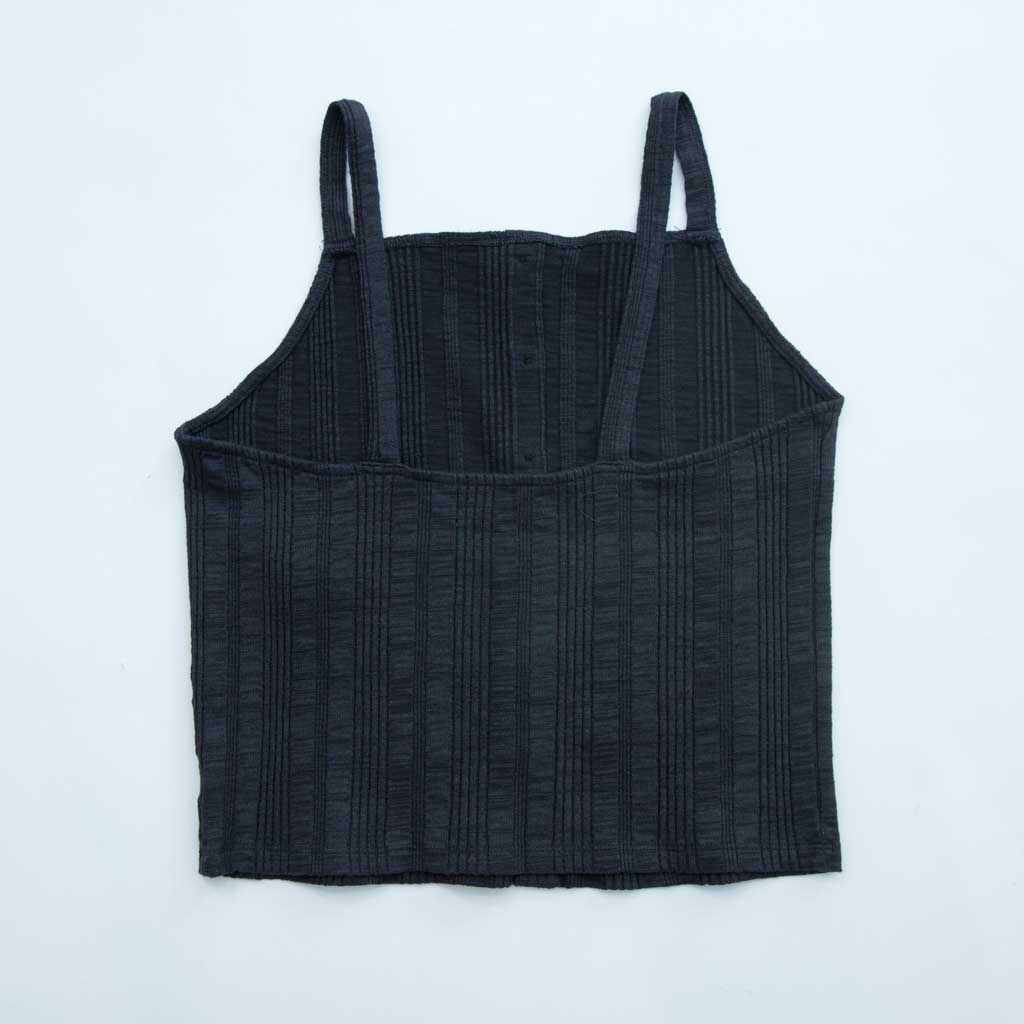 بلوزة بلا اكمام