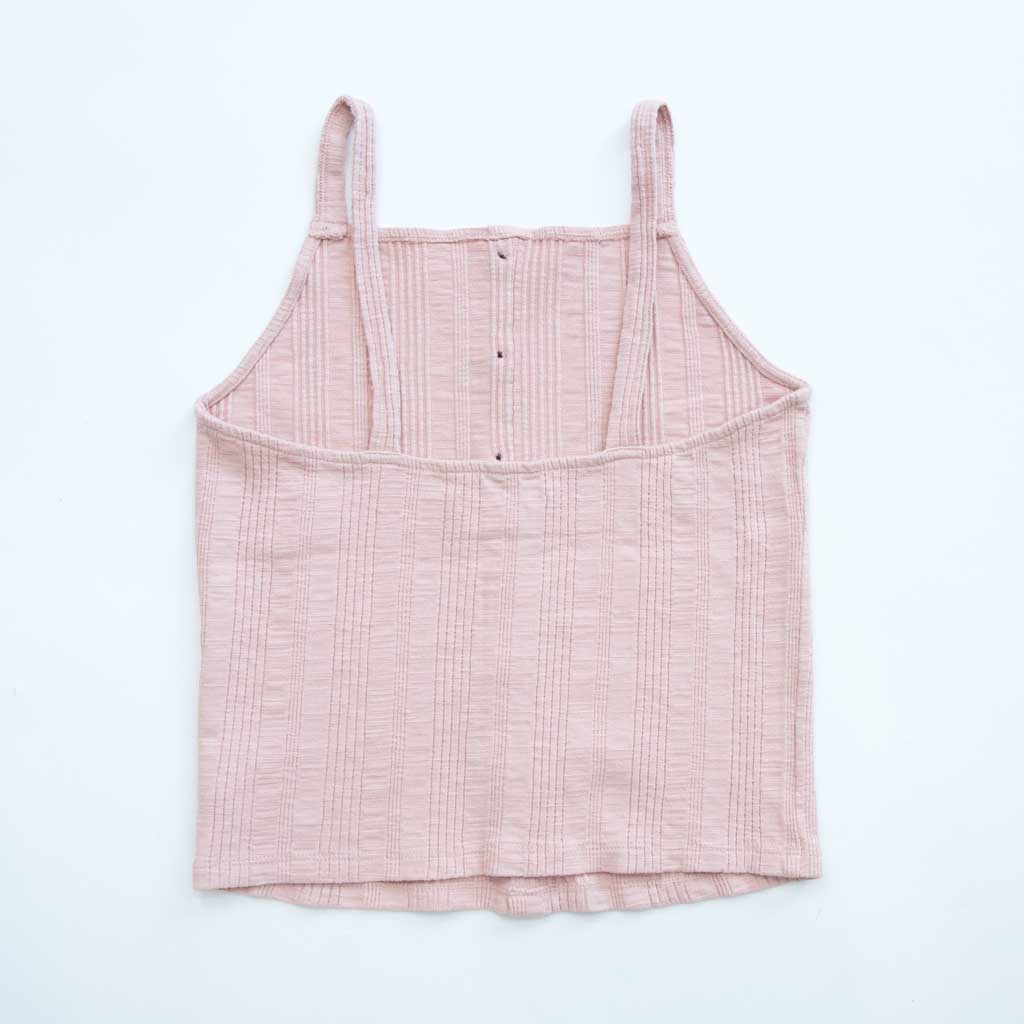 بلوزة بلا اكمام