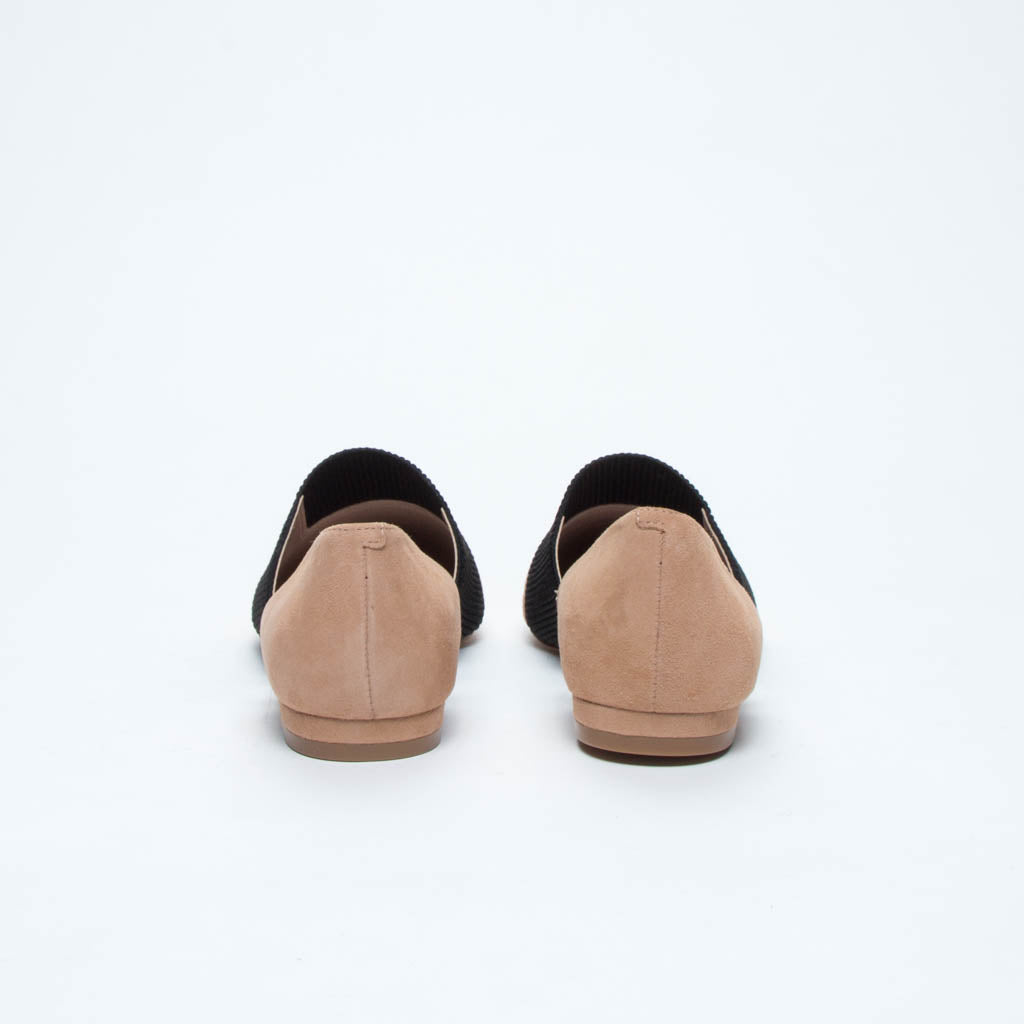 حذاء مدبب عصري