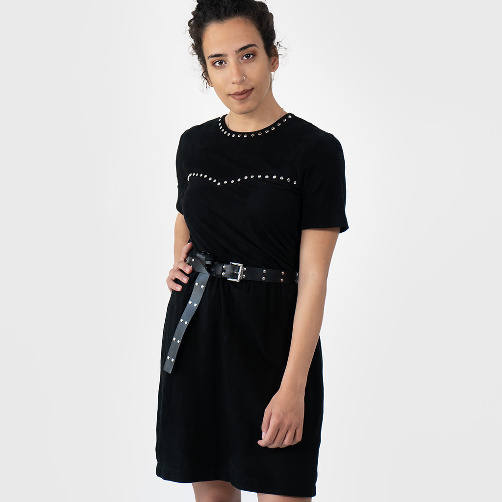 فستان مزين بدبابيس