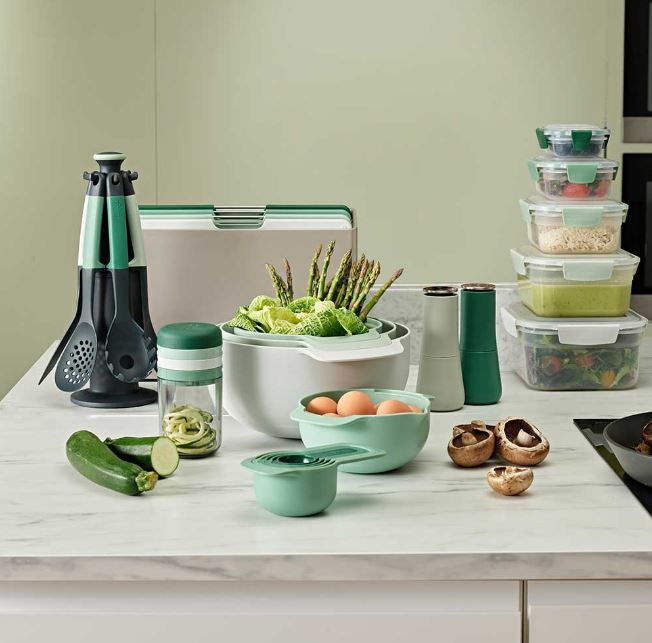 Set of six Elevate in the Sage carousel rig