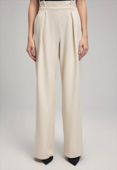 بنطلون مطوي