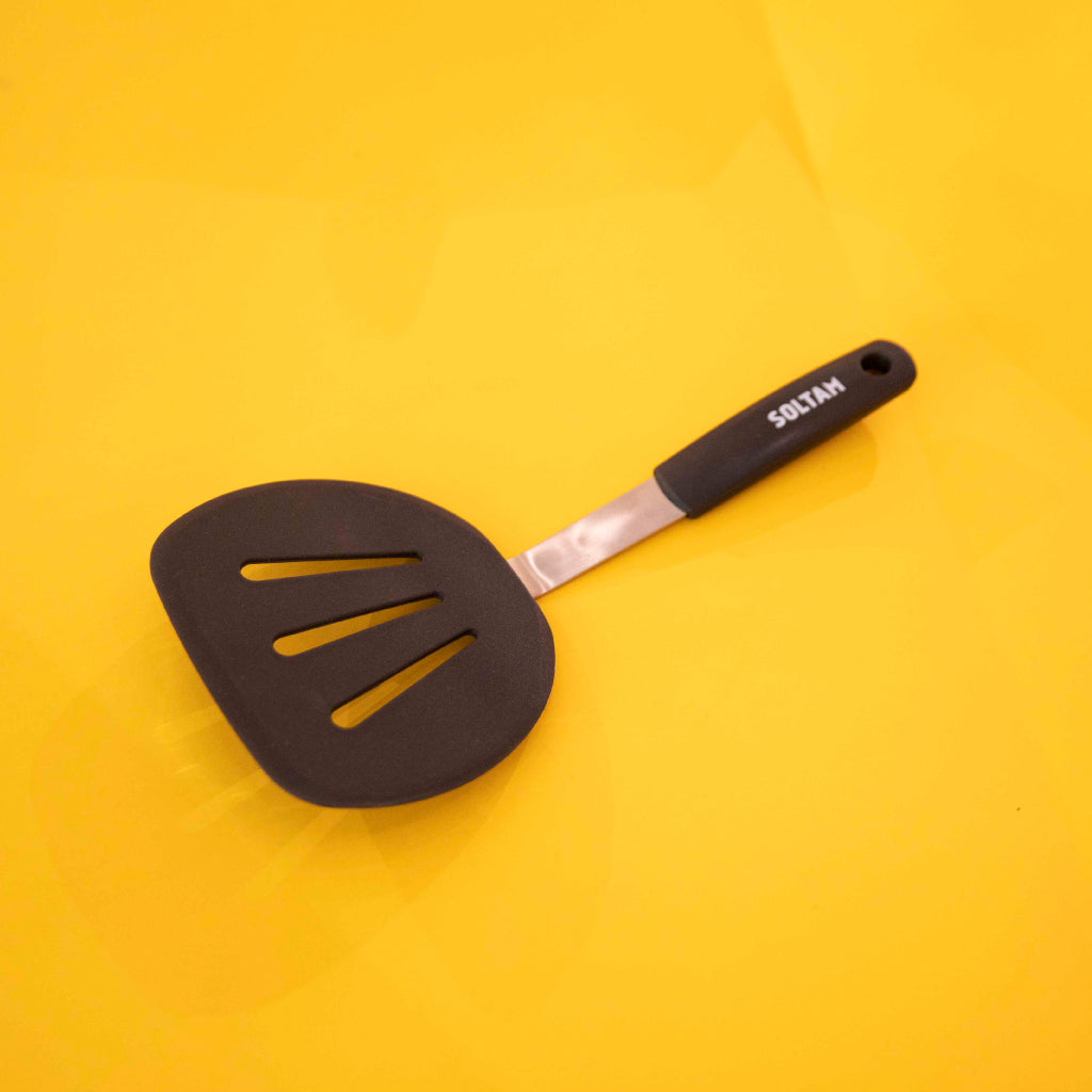 مبطن عريض مرن من السيليكون مخدد