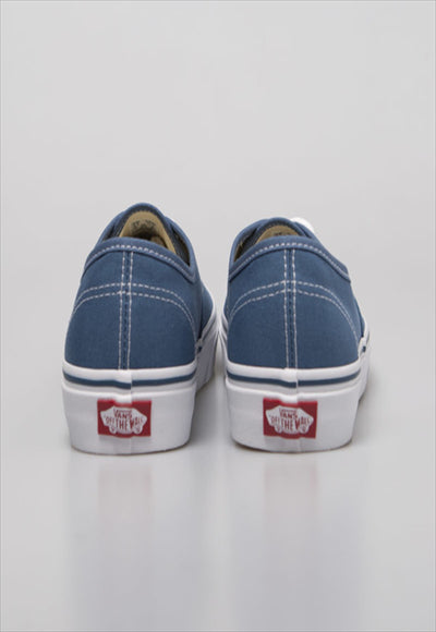 حذاء للجنسين