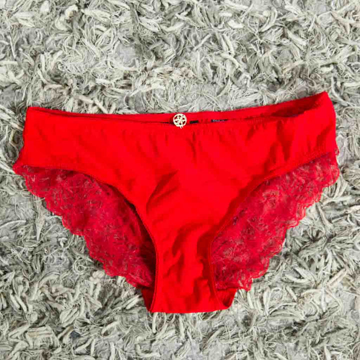 ملابس داخلية جيس