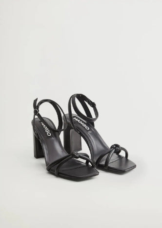 حذاء كعب عالي