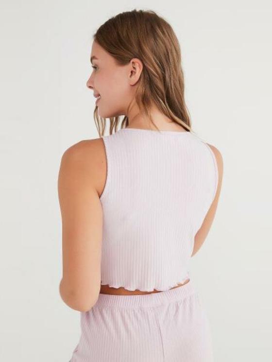 بلوزة بدون اكمام