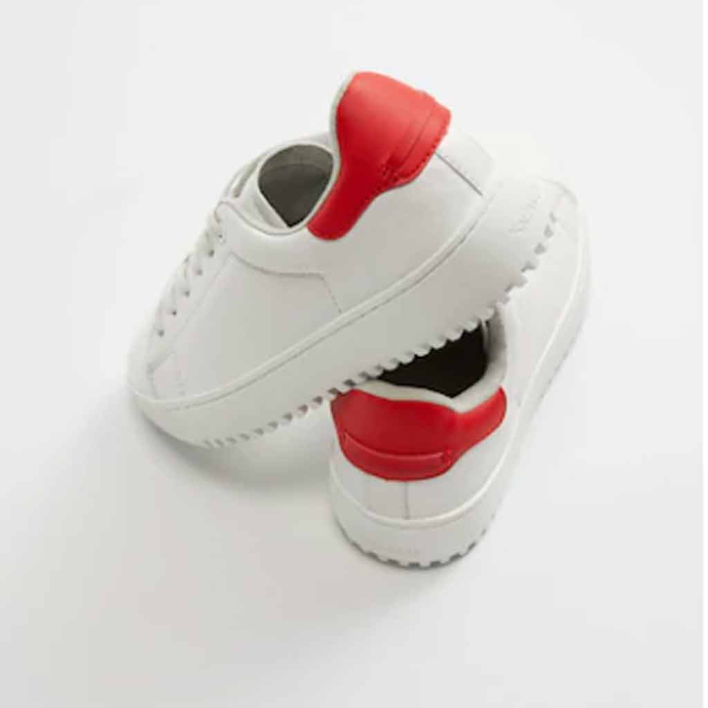 حذاء للجنسين