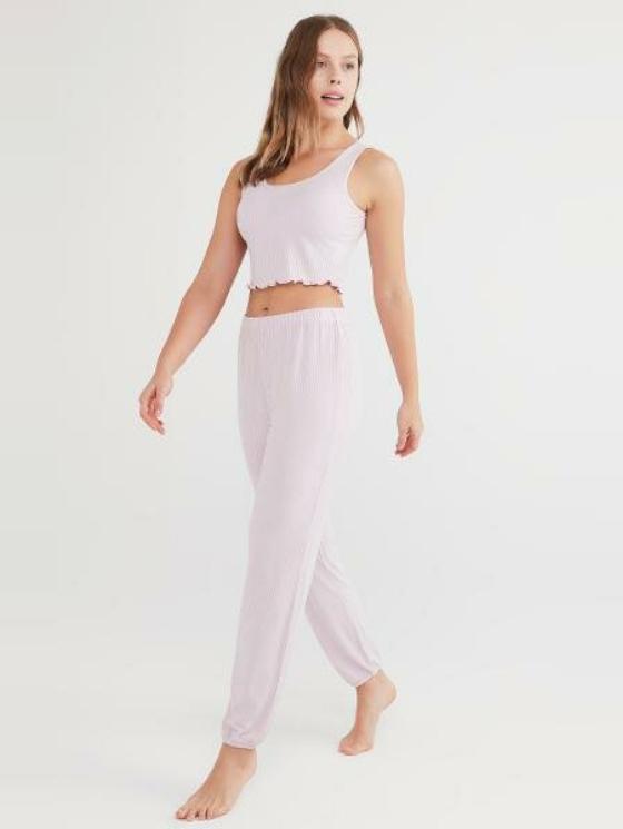 بلوزة بدون اكمام