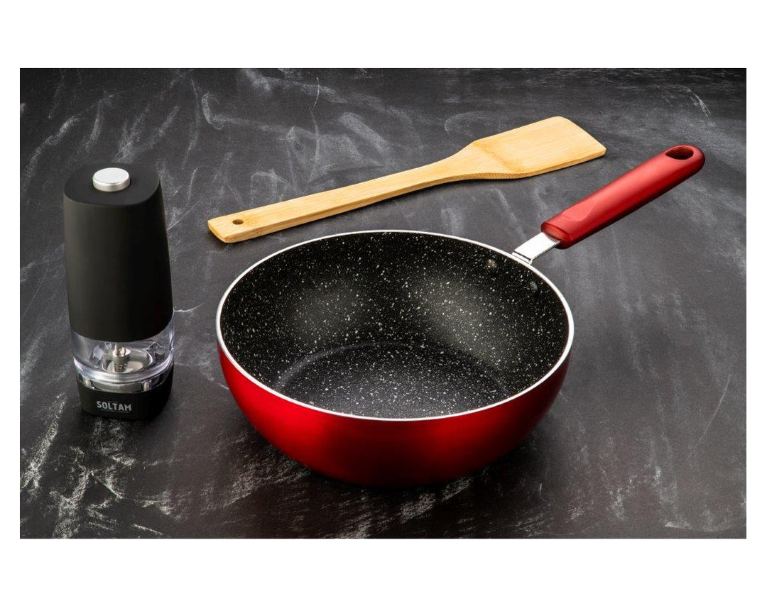 مقلاة+معلقة خشبية لتحريك+مطحنة بهارات